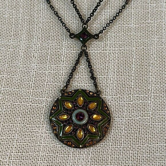 Vintage Avon Heirloom Medallion Antique & Rhinestone Lariat Chain Necklace - Picture 3 of 8